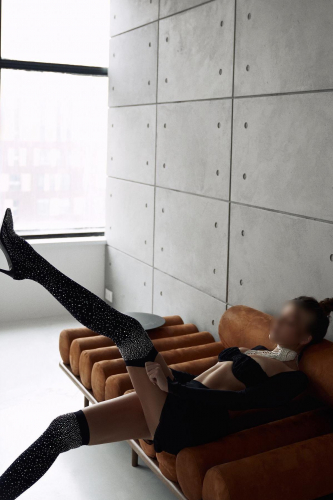 Проститутка Питера Каролина Брюнетка c 2 размером груди у метро Проспект Ветеранов Санкт-Петербург Фото-4